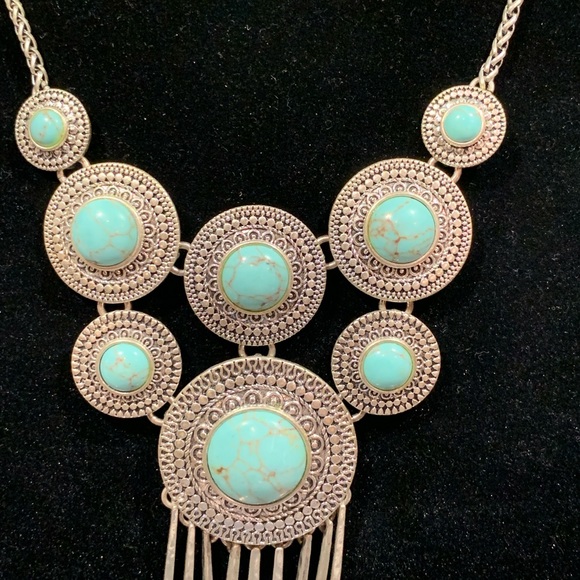 Silver toned necklace - turquoise colored & spiked detail American Indian style - Picture 6 of 11